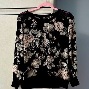 Bobeau Black and Cream floral Top size S